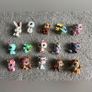 Pack of 15 Littlest Pet Shops 2006 Authentic